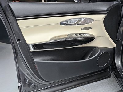 2022 Genesis GV70 thumbnail 14