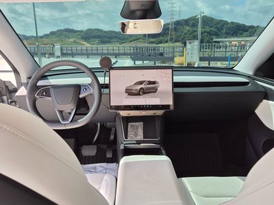 صورة 5 لـ 2025 Tesla MODEL Y