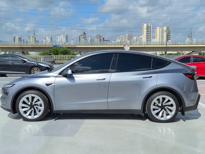 صورة مصغرة 12 لـ 2025 Tesla MODEL Y