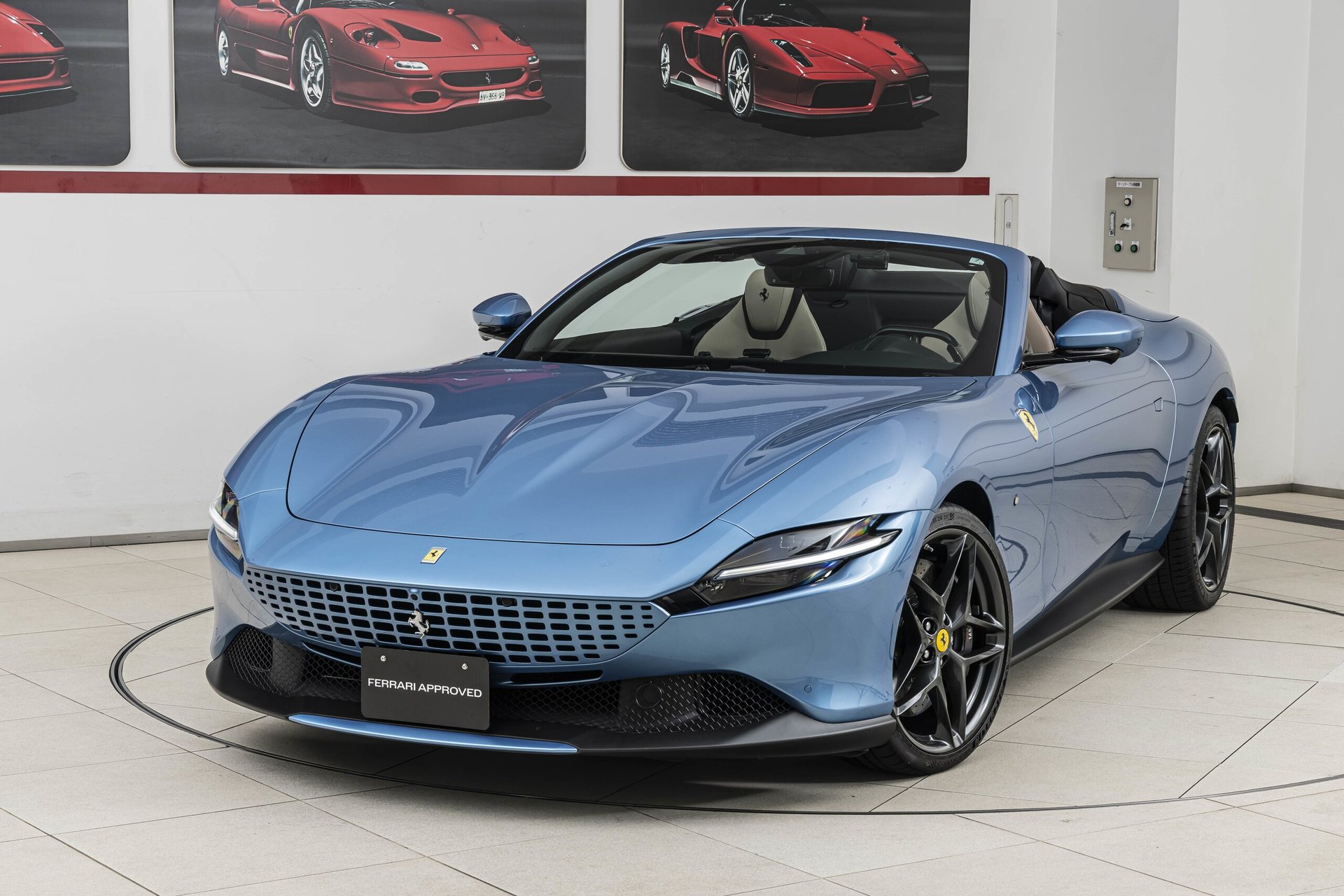 FERRARI ROMA SPIDER - View 1