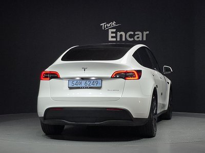2024 Tesla MODEL Y — фото 3
