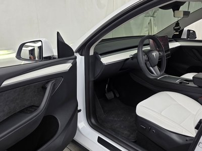 صورة مصغرة 13 لـ 2024 Tesla MODEL Y