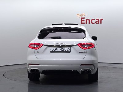 MASERATI LEVANTE - 4