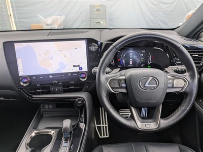 2023 Lexus NX — миниатюра 17
