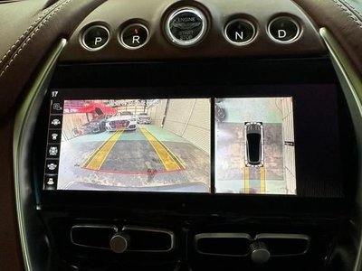 ASTON MARTIN DBX - 6