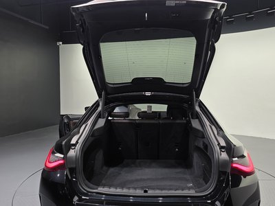 2022 BMW I4 缩略图 20