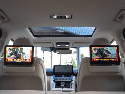 TOYOTA LAND CRUISER 300 - 9