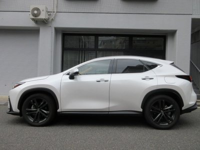 صورة 2 لـ 2023 Lexus NX