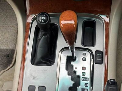 TOYOTA LAND CRUISER 100 - 6