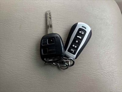 TOYOTA LAND CRUISER 100 - 7