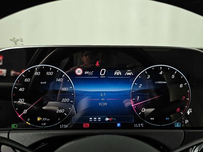 MERCEDES-BENZ E-CLASS - 8