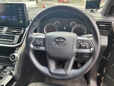 صورة مصغرة 19 لـ 2023 Toyota LAND CRUISER 300