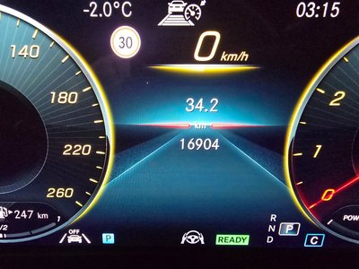 MERCEDES-BENZ E-CLASS - 8