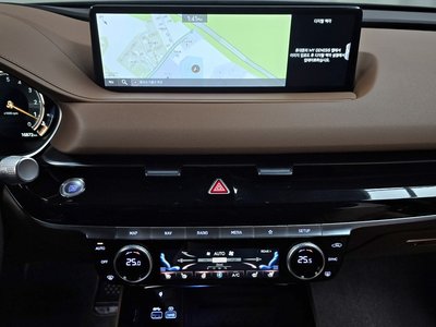 2023 Genesis G80 (RG3) — миниатюра 14
