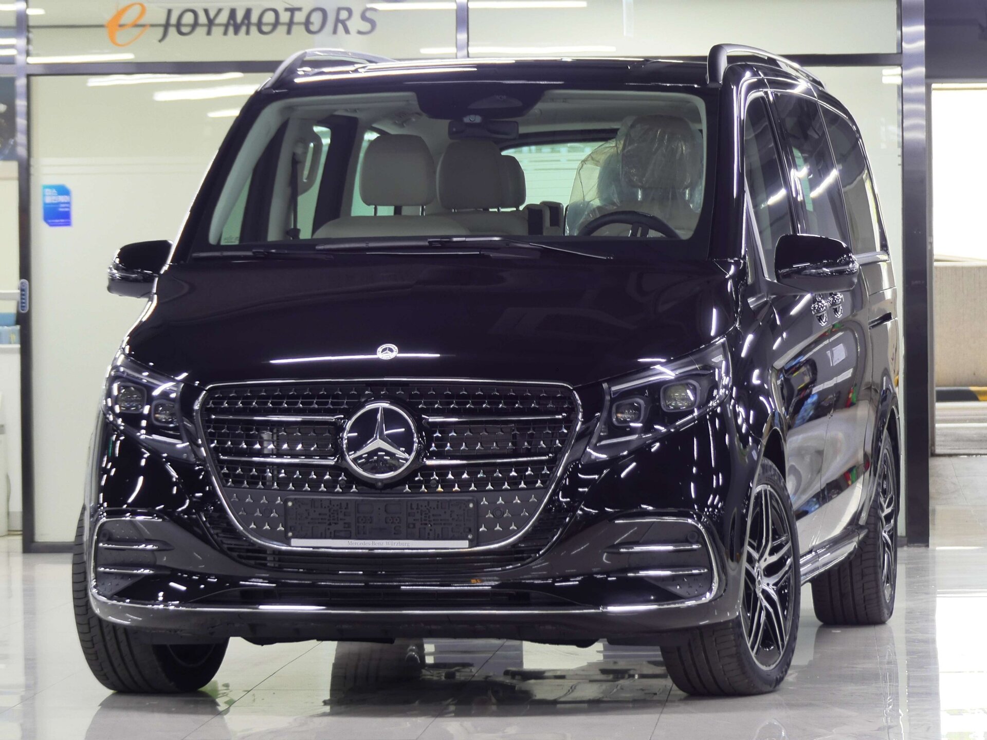 MERCEDES-BENZ V-CLASS - View 1