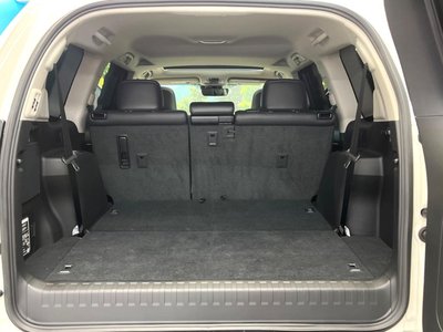 TOYOTA LAND CRUISER PRADO - 10