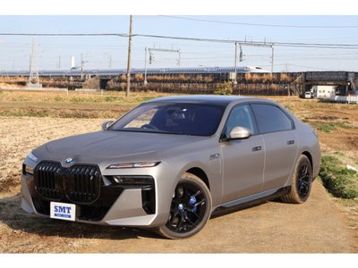 BMW I7