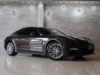 PORSCHE PANAMERA - 4