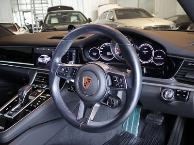 PORSCHE PANAMERA - 9