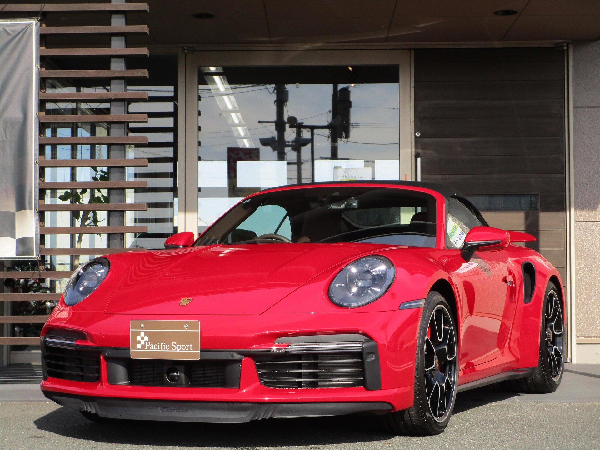 PORSCHE 911 CABRIOLET - View 1