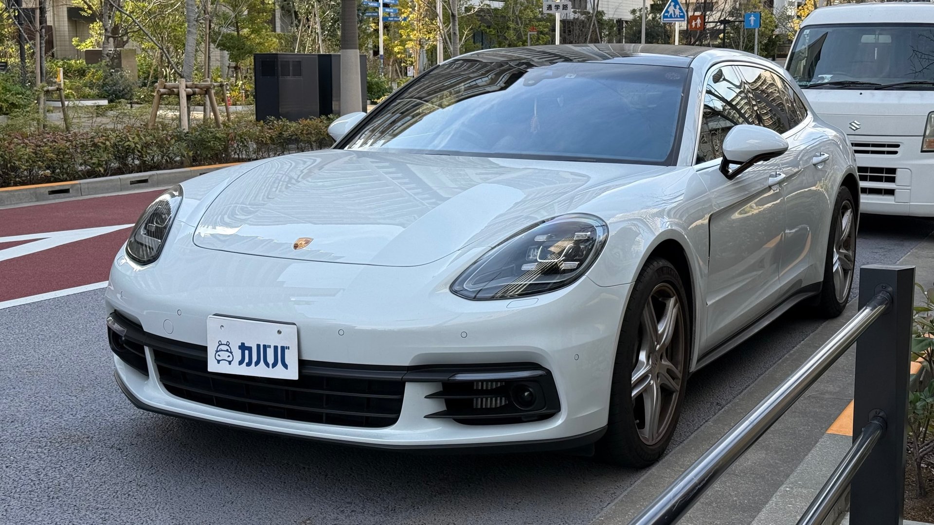 PORSCHE PANAMERA - View 1