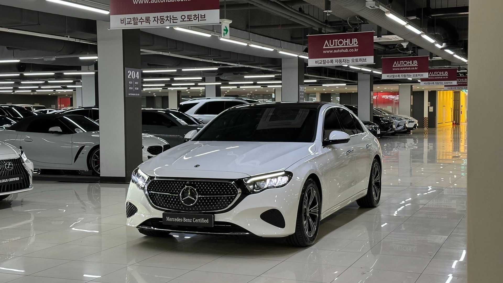 MERCEDES-BENZ E-CLASS - View 1