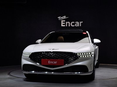 صورة 2 لـ 2022 Genesis G90 (RS4)