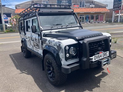 LAND ROVER DEFENDER - 1
