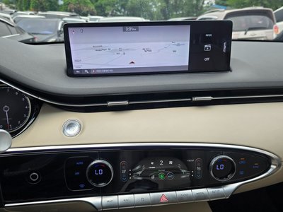 2021 Genesis GV70 — миниатюра 15