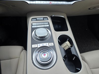 2021 Genesis GV70 — миниатюра 14
