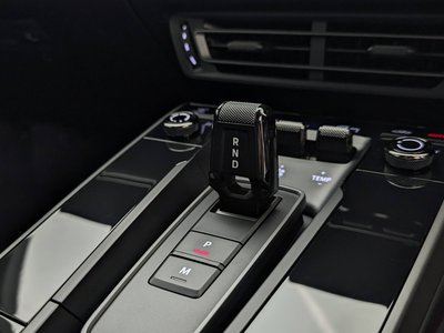 2020 Porsche 911 — миниатюра 18