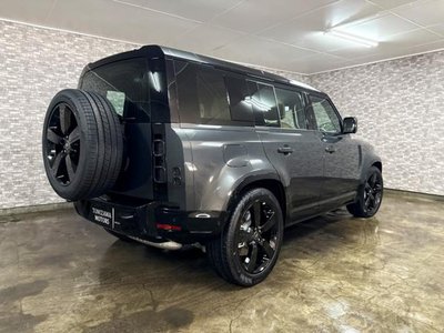 LAND ROVER DEFENDER - 4
