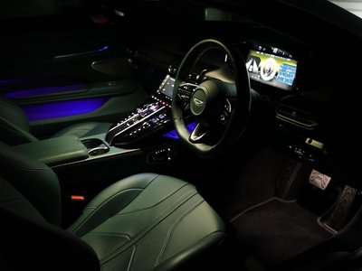 ASTON MARTIN VANTAGE - 4