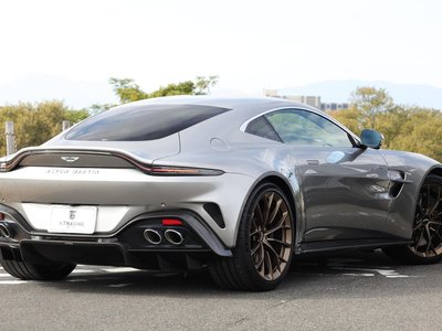 ASTON MARTIN VANTAGE - 6