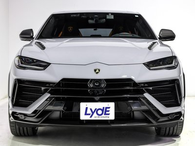 2025 Lamborghini URUS photo 2