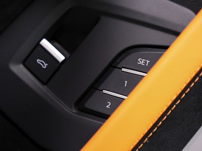 2025 Lamborghini URUS thumbnail 79