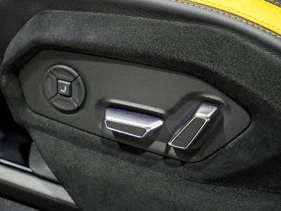2025 Lamborghini URUS thumbnail 52