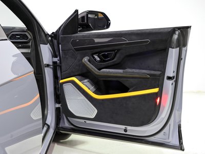 2025 Lamborghini URUS thumbnail 44