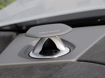 2025 Lamborghini URUS thumbnail 80