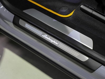 2025 Lamborghini URUS thumbnail 75