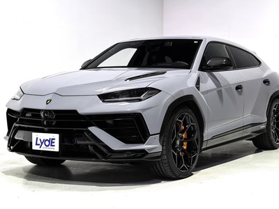 2025 Lamborghini URUS photo 1