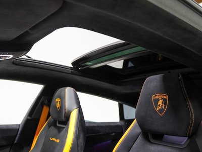 2025 Lamborghini URUS thumbnail 27