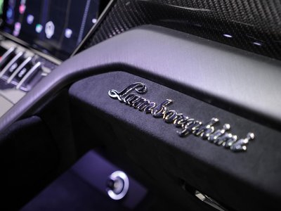 2025 Lamborghini URUS thumbnail 71