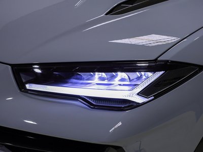 2025 Lamborghini URUS thumbnail 13