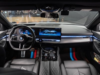 صورة 6 لـ 2024 BMW 5 SERIES