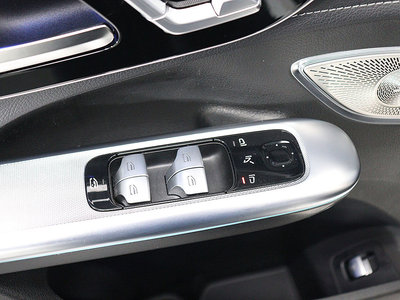 MERCEDES-BENZ EQE - 7