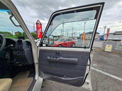 صورة مصغرة 52 لـ 2015 Toyota LAND CRUISER 70