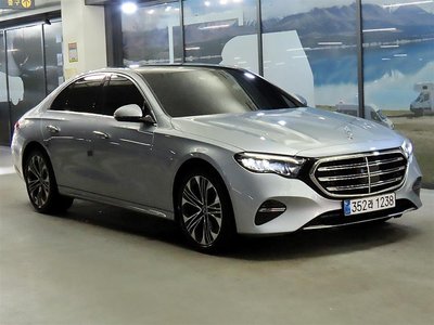 MERCEDES-BENZ E-CLASS - 1