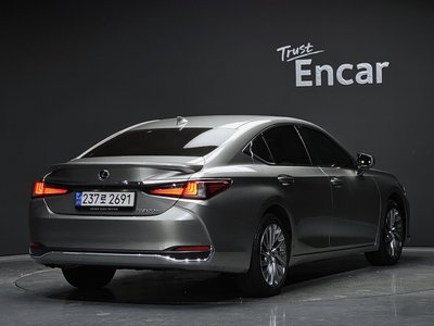 LEXUS ES - 3