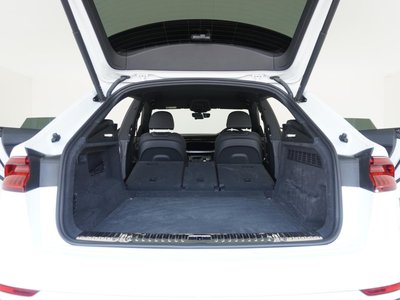 2021 AUDI Q8 thumbnail 21